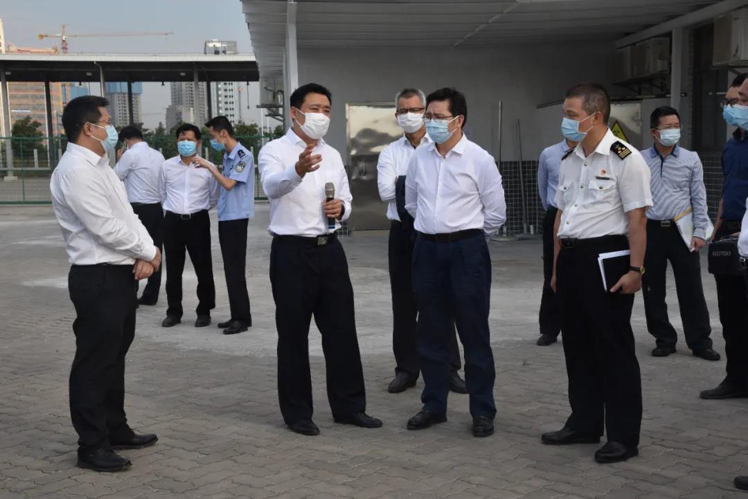 省商務(wù)廳黨組書記、廳長、自貿(mào)辦主任張勁松帶隊(duì)赴東莞港調(diào)研東莞水運(yùn)碼頭發(fā)展及防疫工作