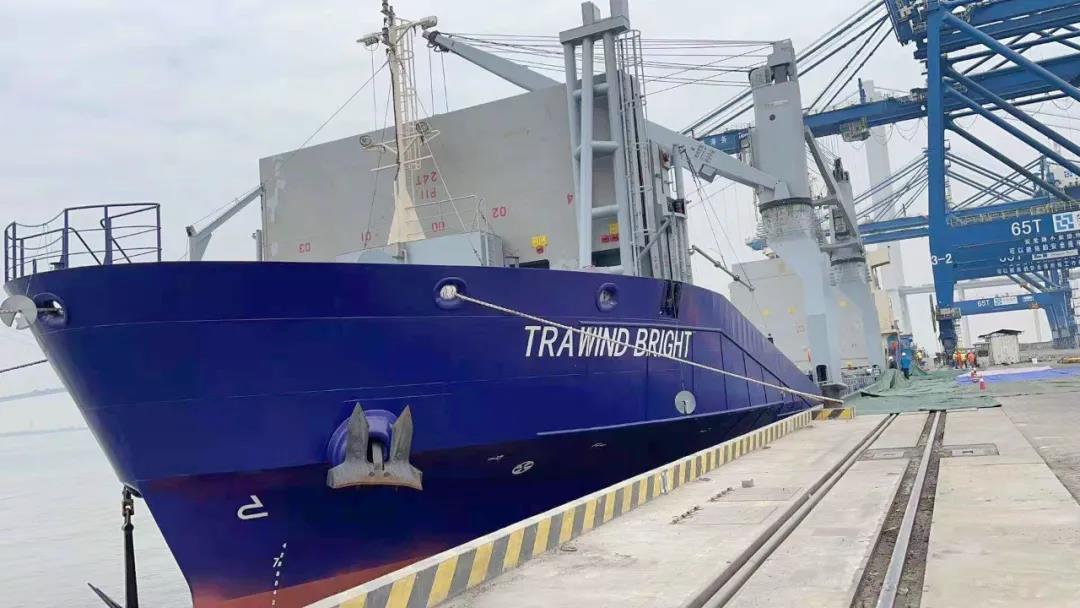 東莞港攜手太陽紙業(yè)開創(chuàng)國內(nèi)雜貨船進(jìn)口成品紙先例